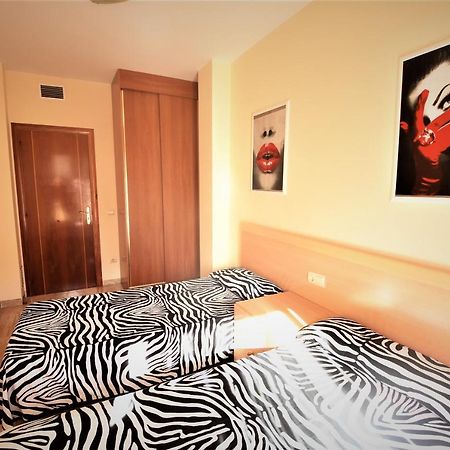 Apartamentos Sol Dorada Salou Kültér fotó